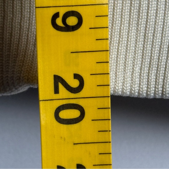 Cream Puffer Vest Women’s Small Medium Quilted Sleeveless Jacket Zip Front - Picture 5 of 6